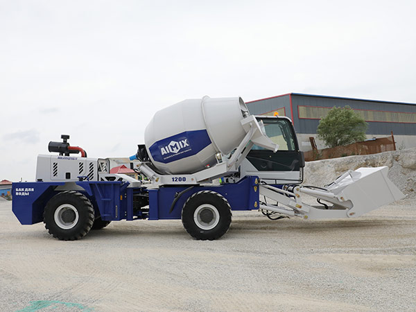 Self Loading Concrete Mixer