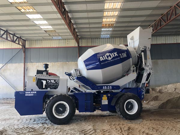 Self Loading Mixer Truck