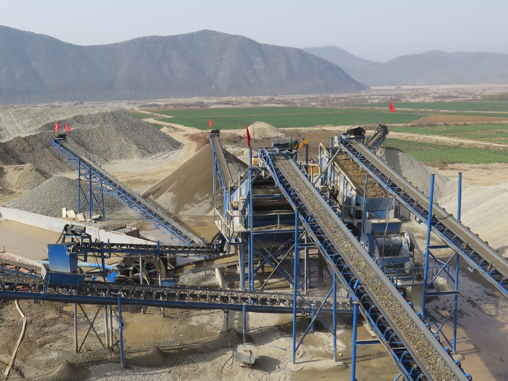 150TPH Crushing and screening plant mobile type