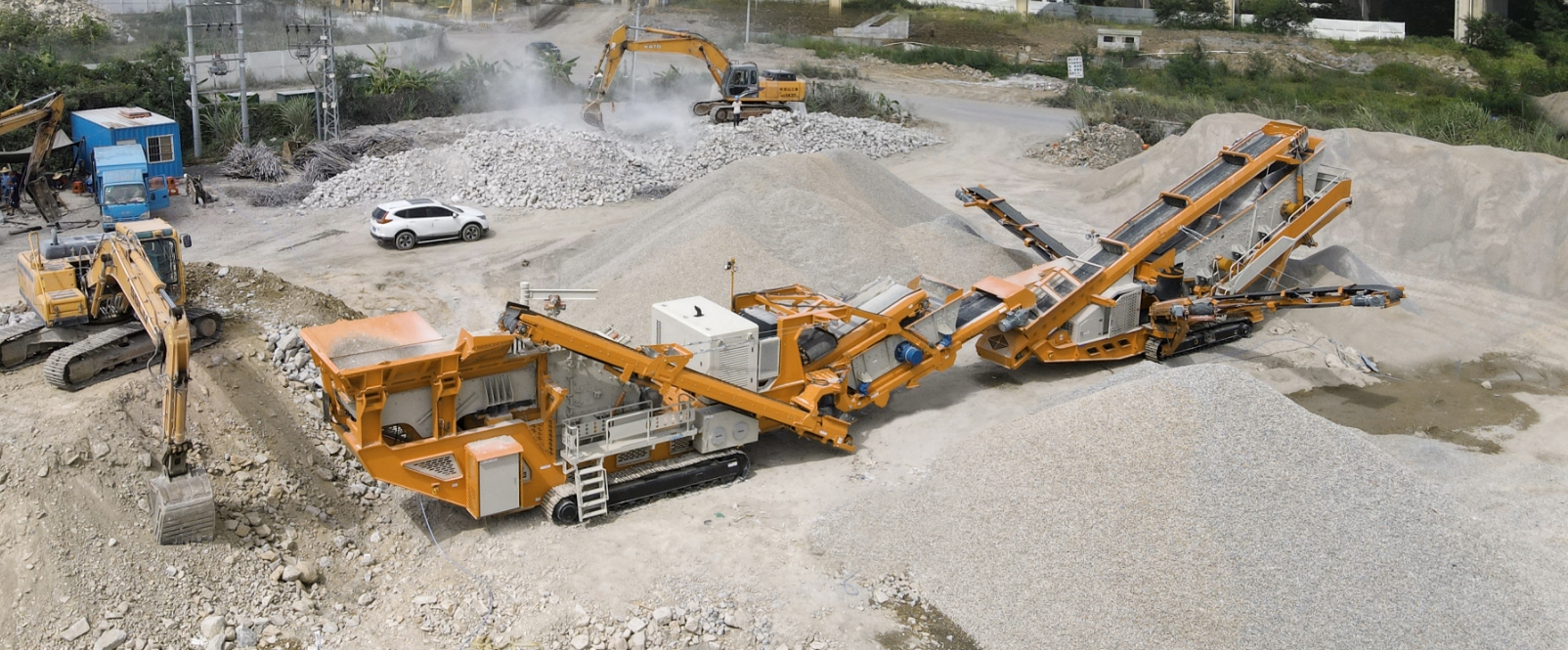 Mobile crawler type gravel crusher for sale Aimix